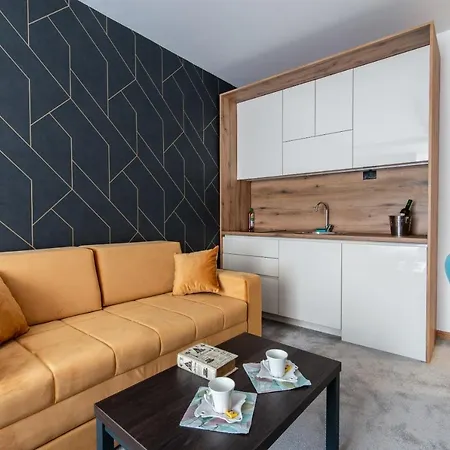 Ξενοδοχείο με διαμερίσματα Djina - Κοπαόνικ