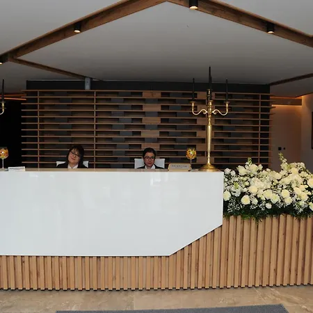 Djina - Ξενοδοχείο με διαμερίσματα Κοπαόνικ